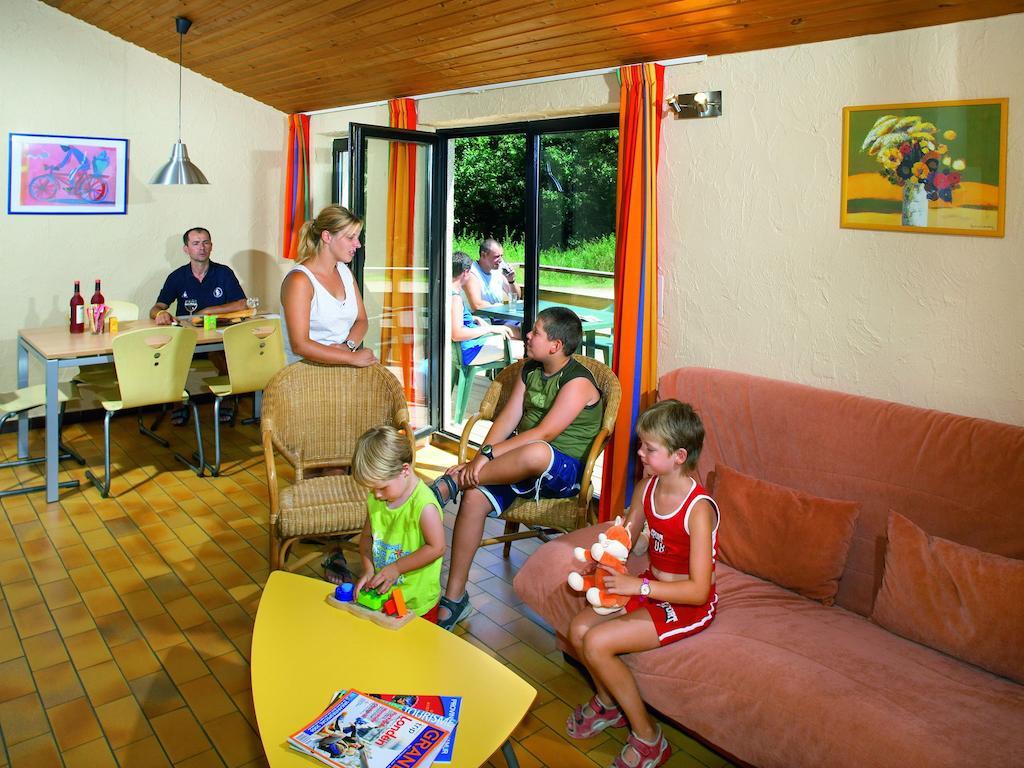 Vallee De Rabais Hotel Virton Room photo