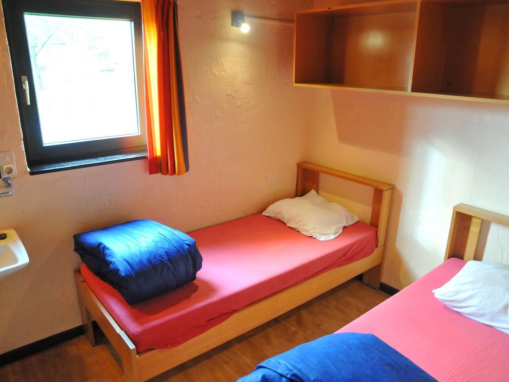 Vallee De Rabais Hotel Virton Room photo