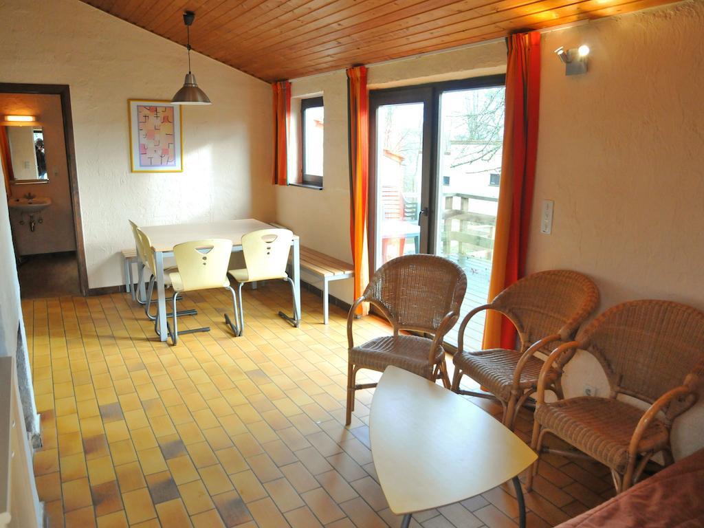 Vallee De Rabais Hotel Virton Room photo