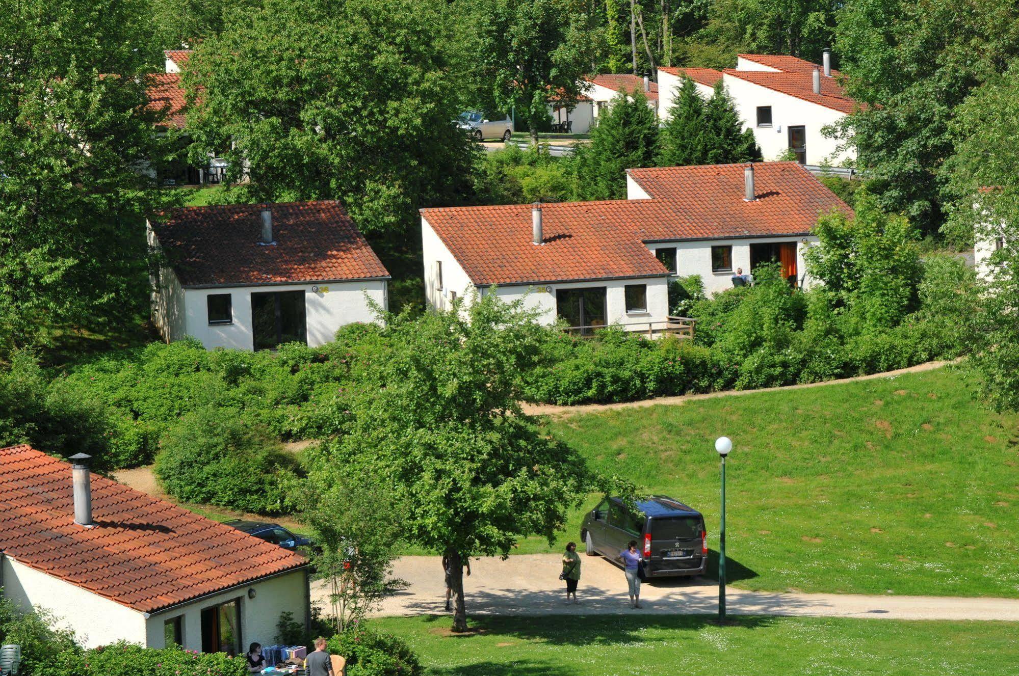 Vallee De Rabais Hotel Virton Exterior photo