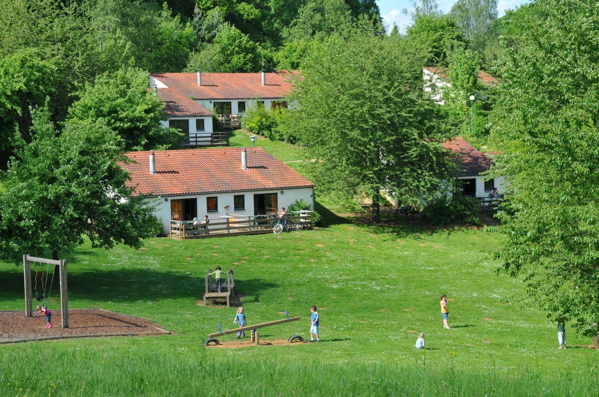 Vallee De Rabais Hotel Virton Exterior photo